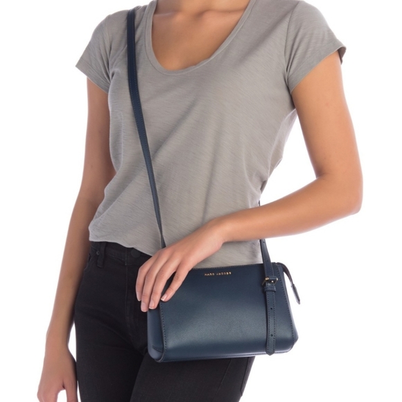 Marc Jacobs The Commuter Crossbody Bag - Picture 6 of 8